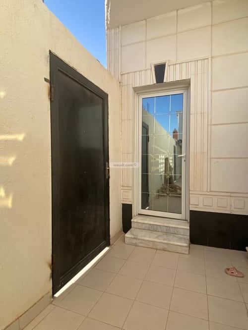 فيلا 687 متر مربع شمالية على شارع 20م الزهور، رماح