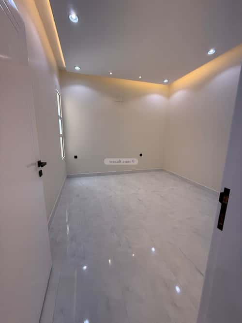 فيلا 374 متر مربع شمالية على شارع 20م اليرموك، خميس مشيط