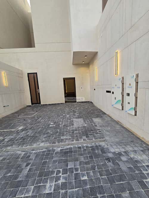 Floor 131 SQM with 4 Bedrooms Ar-Rimal, East Riyadh, Riyadh