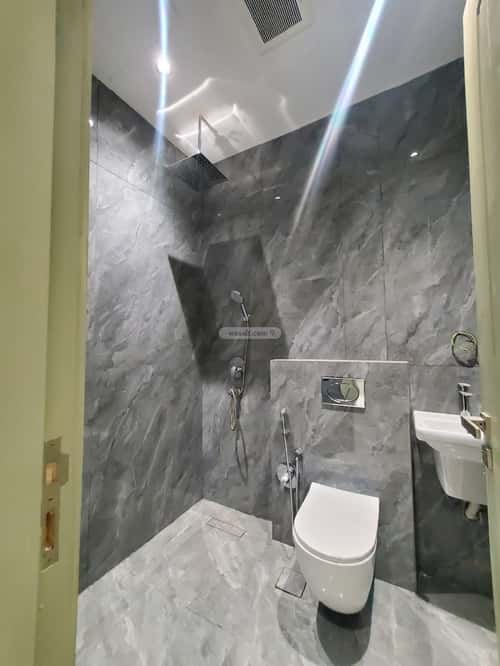 Floor with 5 Bedrooms Al Marjan, East Riyadh, Riyadh