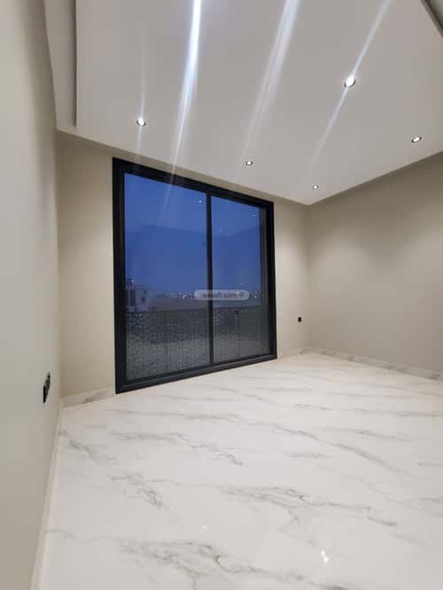 Floor with 5 Bedrooms Al Marjan, East Riyadh, Riyadh