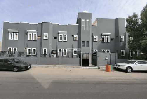 شقة 802 متر مربع ب 3 غرف المنتزة الشرقي، بريدة