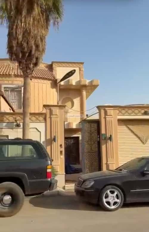 Villa 618 SQM Facing North with 8 Bedrooms Al-Hamra, East Riyadh, Riyadh