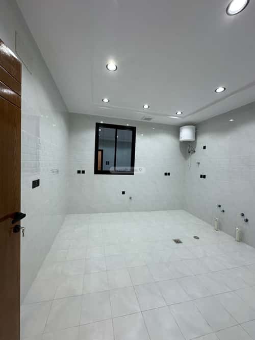 Floor 341 SQM with 9 Bedrooms Al-Yarmouk, Khamis Mushait