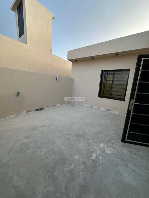 Floor 341 SQM with 9 Bedrooms Al-Yarmouk, Khamis Mushait