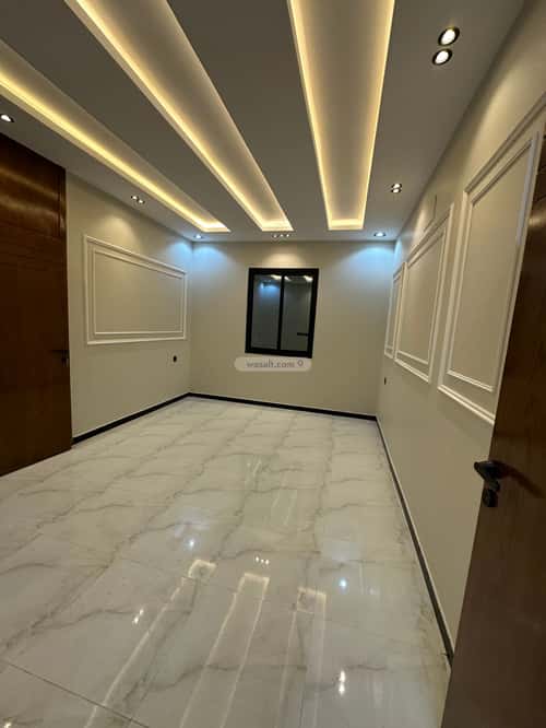 Floor 341 SQM with 9 Bedrooms Al-Yarmouk, Khamis Mushait