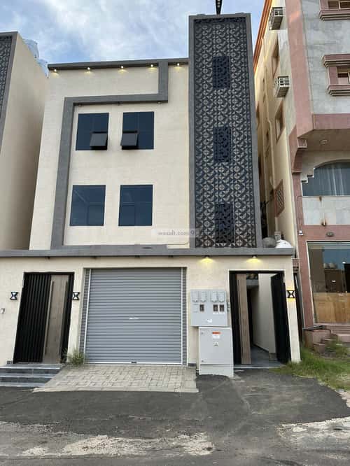 Apartment 211 SQM with 7 Bedrooms Al-Yarmouk, Khamis Mushait