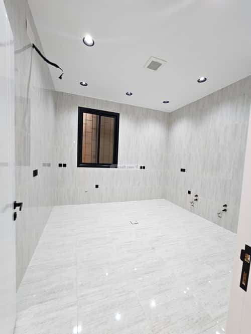 Apartment 211 SQM with 7 Bedrooms Al-Yarmouk, Khamis Mushait