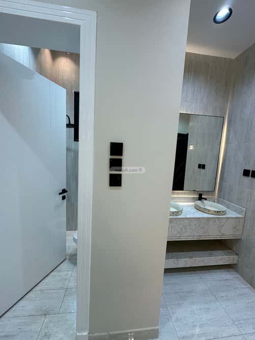 Apartment 211 SQM with 7 Bedrooms Al-Yarmouk, Khamis Mushait