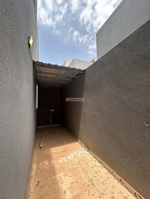 Semi-Furnished Floor 145 SQM with 4 Bedrooms Okaz, South Riyadh, Riyadh