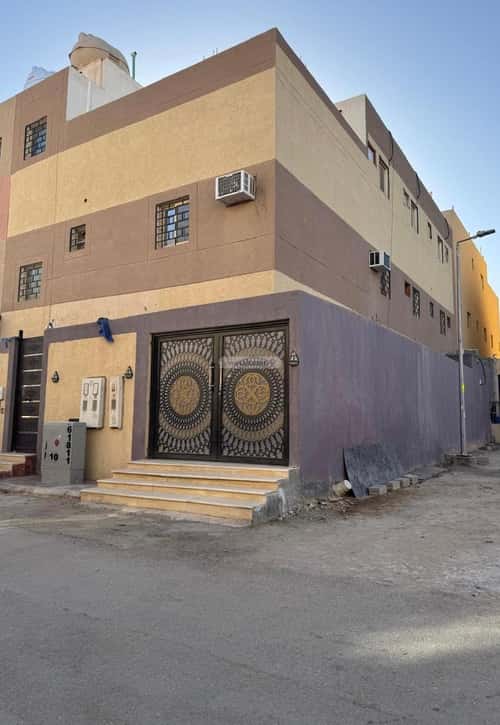 فيلا 200 متر مربع مع 3 شقق واجهة شمالية العوالي، غرب الرياض، الرياض