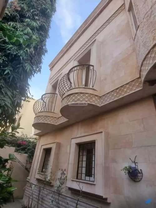فيلا 300 متر مربع شمالية على شارع 12م الزهراء، شمال جدة، جدة