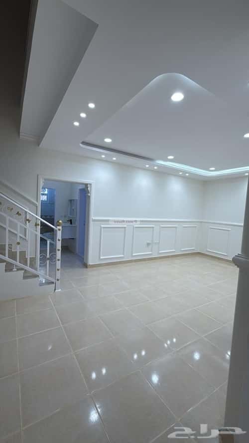 Apartment 204 SQM with 5 Bedrooms Ar-Rawabi, East Riyadh, Riyadh