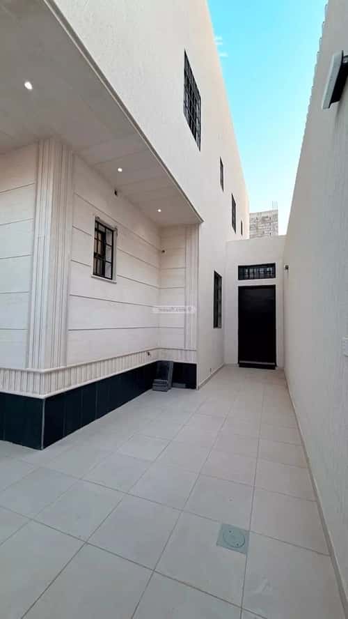 Villa 200 SQM Facing East on 15m Width Street West Al-Oraija, West Riyadh, Riyadh