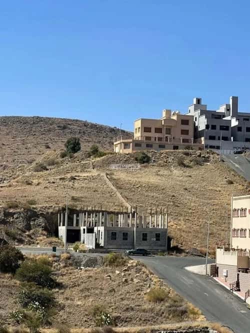 Floor 700 SQM with 6 Bedrooms The Peace, Abha