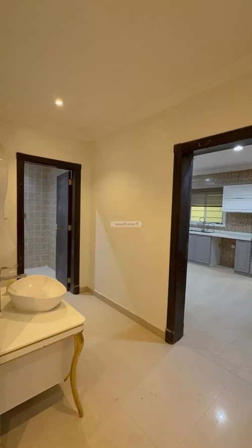 Villa 367 SQM Facing South with 5 Bedrooms Al-Muanisiyah, East Riyadh, Riyadh