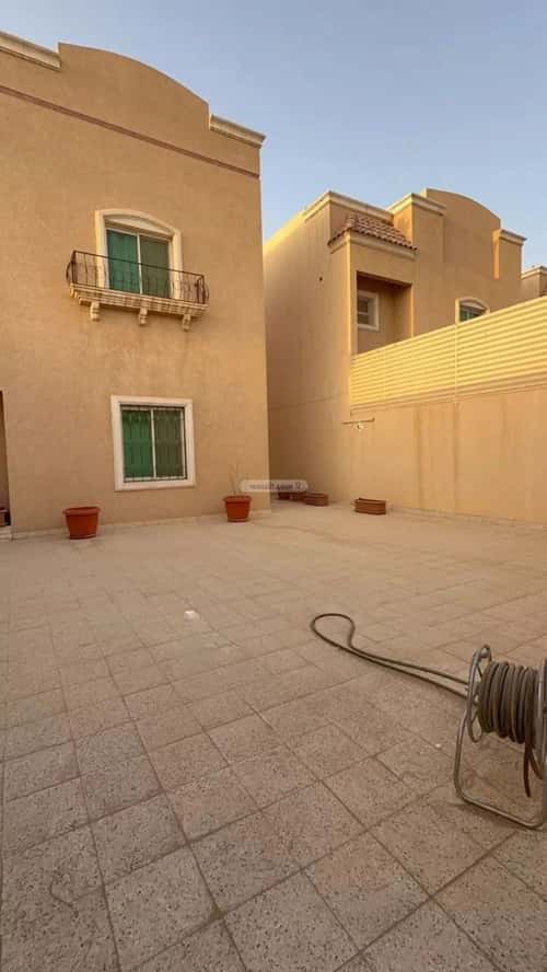 Villa 367 SQM Facing South with 5 Bedrooms Al-Muanisiyah, East Riyadh, Riyadh