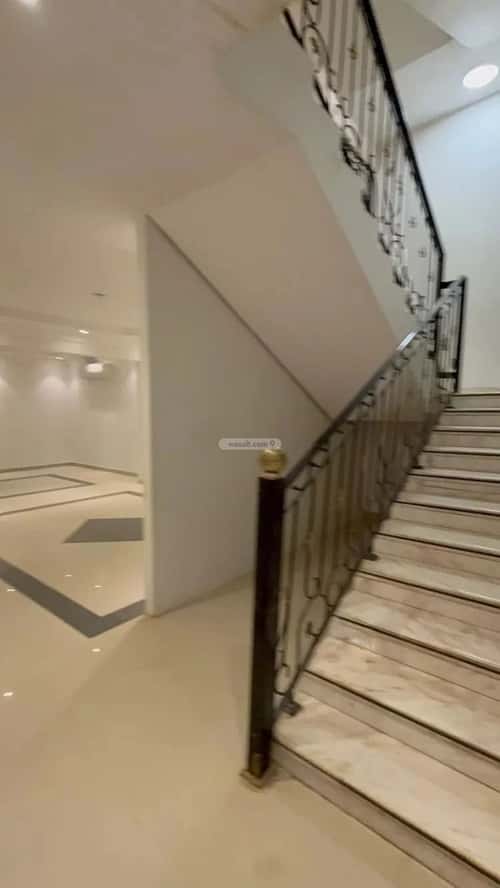 Villa 367 SQM Facing South with 5 Bedrooms Al-Muanisiyah, East Riyadh, Riyadh