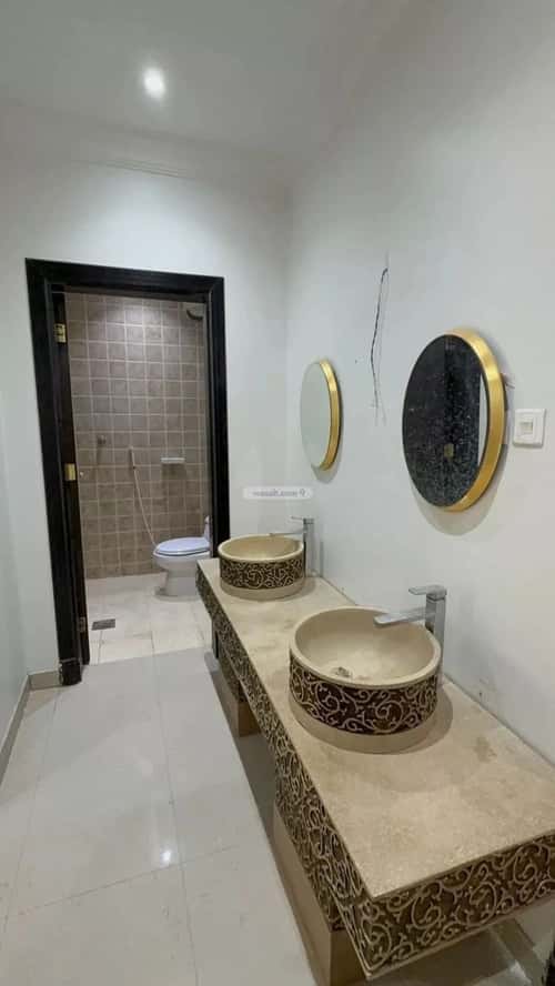 Villa 367 SQM Facing South with 5 Bedrooms Al-Muanisiyah, East Riyadh, Riyadh