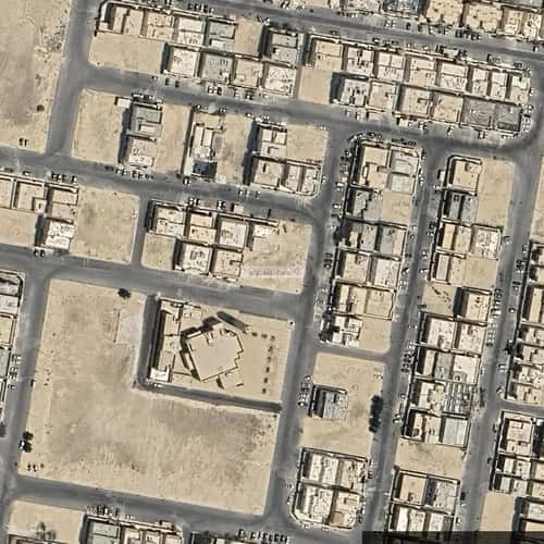 فيلا 270 متر مربع جنوبية على شارع 20م الشراع، الخبر