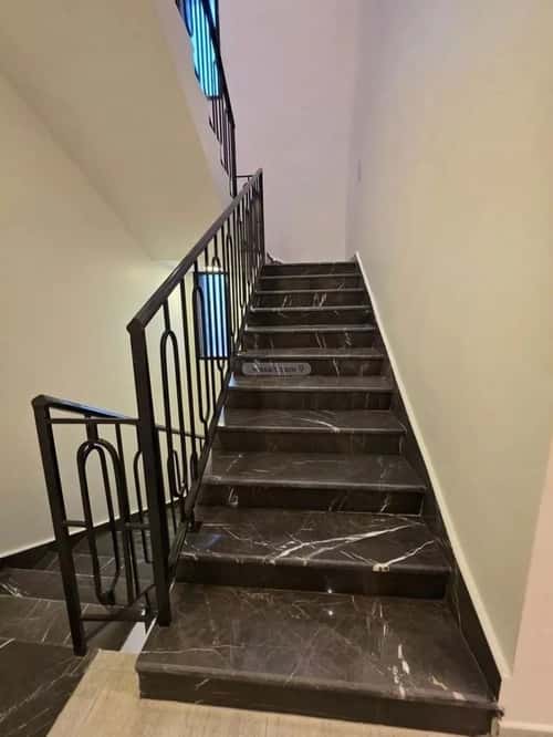 Floor 124 SQM with 5 Bedrooms An-Nahdah, East Riyadh, Riyadh