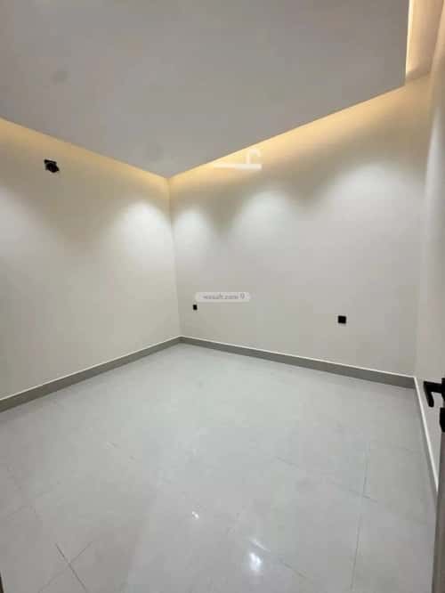 Floor 177 SQM with 5 Bedrooms Al-Maizaliyah, East Riyadh, Riyadh