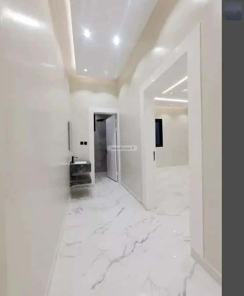 Floor 293 SQM with 5 Bedrooms Al-Janadriyah, East Riyadh, Riyadh