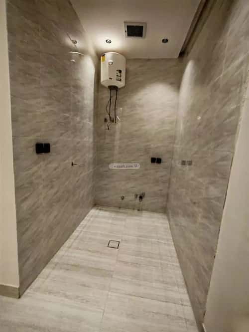 Floor 197 SQM with 6 Bedrooms Al-Janadriyah, East Riyadh, Riyadh