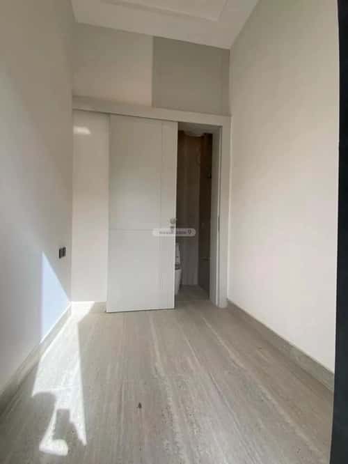 Floor 144 SQM with 6 Bedrooms Al-Muanisiyah, East Riyadh, Riyadh