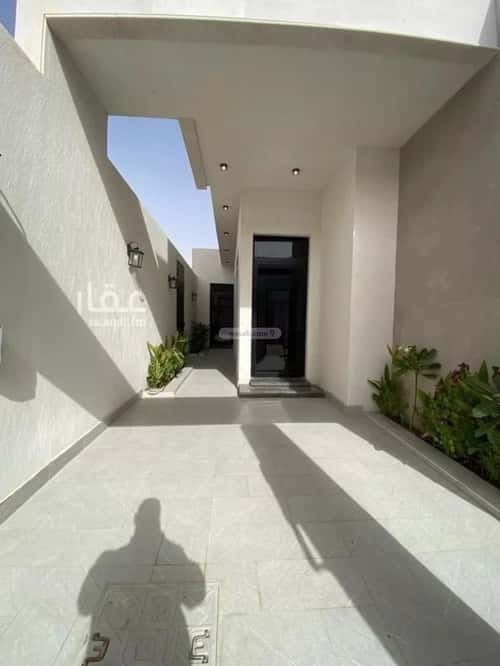 Floor 144 SQM with 6 Bedrooms Al-Muanisiyah, East Riyadh, Riyadh