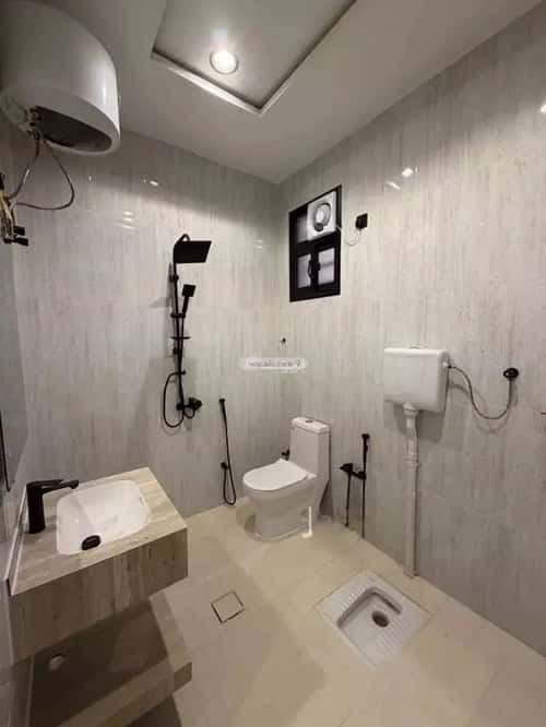 Apartment 201 SQM with 6 Bedrooms North Of Solidarity, Khamis Mushait