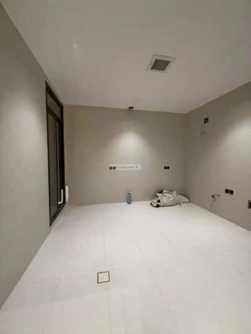 Villa 345 SQM Facing South East on 18m Width Street Ar-Rimal, East Riyadh, Riyadh