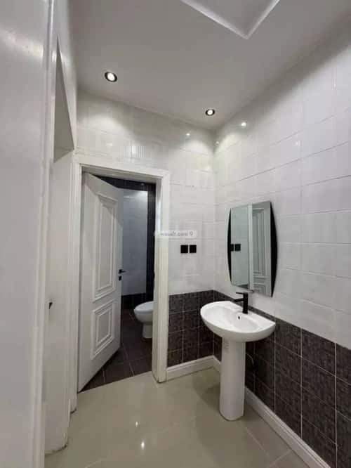 Floor 250 SQM with 6 Bedrooms As-Suwaidi, West Riyadh, Riyadh