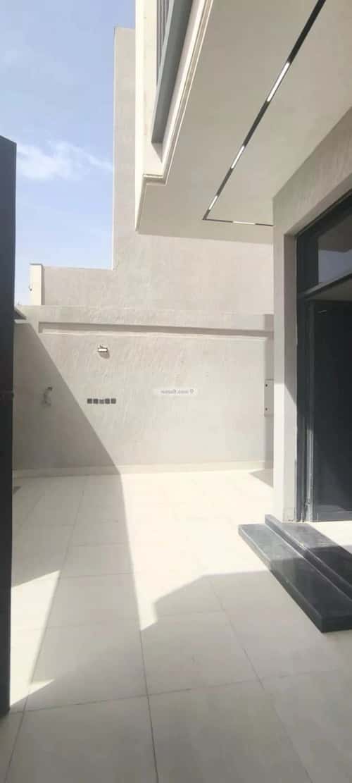 فيلا 312 متر مربع جنوبية على شارع 18م المعيزيلة، شرق الرياض، الرياض