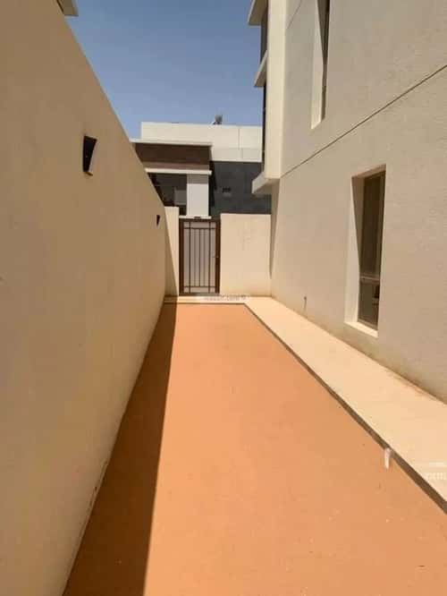 Villa 214 SQM Facing West with 6 Bedrooms Al-Muanisiyah, East Riyadh, Riyadh