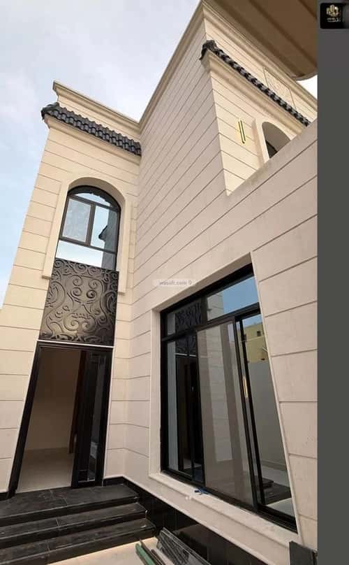 فيلا 496 متر مربع غربية على شارع 20م الصواري، الخبر