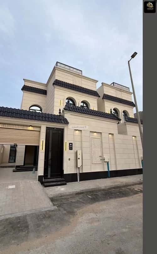 فيلا 496 متر مربع غربية على شارع 20م الصواري، الخبر