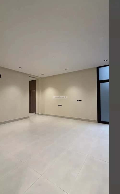 فيلا 312 متر مربع جنوبية على شارع 20م الصواري، الخبر