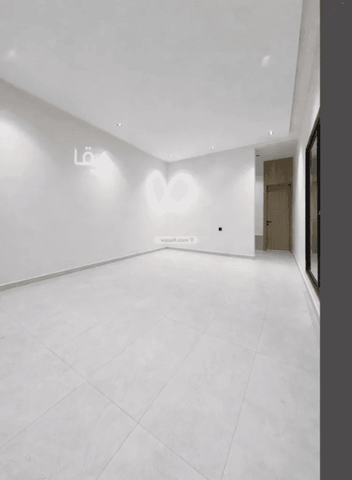 Floor 215 SQM with 4 Bedrooms Okaz, South Riyadh, Riyadh
