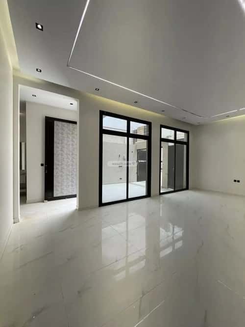 Floor 190 SQM with 3 Bedrooms Al-Janadriyah, East Riyadh, Riyadh