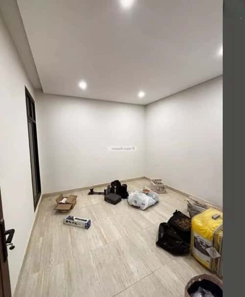 فيلا 399 متر مربع واجهة شمالية ب 5 غرف عكاظ، جنوب الرياض، الرياض