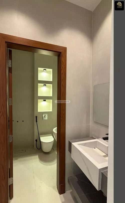 فيلا 314 متر مربع جنوبية على شارع 18م السيف، الدمام