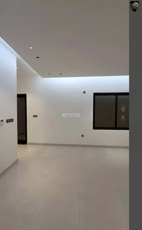 فيلا 314 متر مربع جنوبية على شارع 18م السيف، الدمام