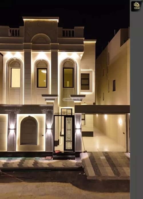 فيلا 345 متر مربع شرقية على شارع 20م الأمواج، الخبر