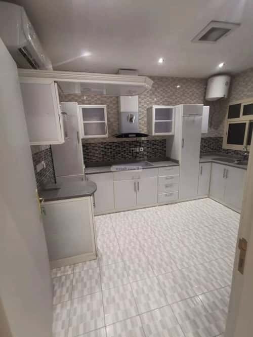 Floor 336 SQM with 6 Bedrooms Qurtubah, East Riyadh, Riyadh