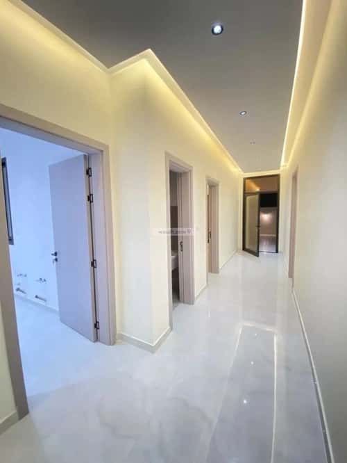 Floor 246 SQM with 3 Bedrooms King Fahd, North Riyadh, Riyadh