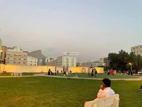 أرض 2317 متر مربع شمالية شرقية على شارع 25م بطحاء قريش، مكة المكرمة