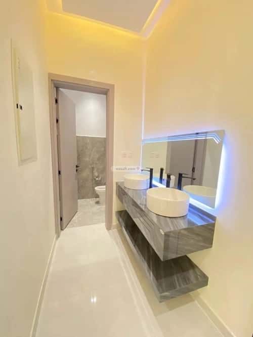 Floor 246 SQM with 6 Bedrooms King Fahd, North Riyadh, Riyadh