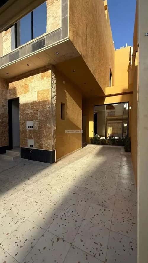 فيلا 318 متر مربع غربية على شارع 20م العوالي، غرب الرياض، الرياض