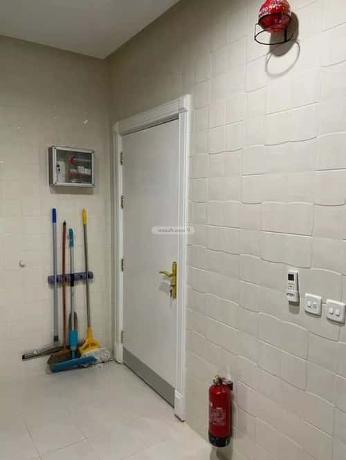 Floor 600 SQM with 5 Bedrooms North Al-Mathar, West Riyadh, Riyadh